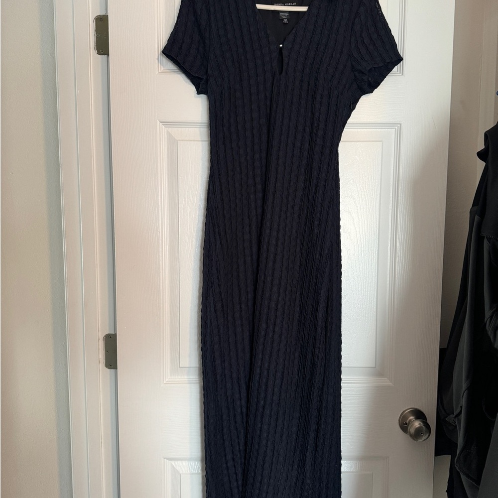 Donna Morgan Navy Ribbed V-Neck Short-Sleeve Maxi Dress